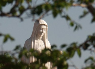 Statue de Marie à Medjugorje, au Podbrdo